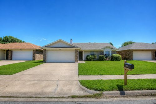 7724 Pebblebrook Dr, Watauga, TX, 76148-1815 | Card Image