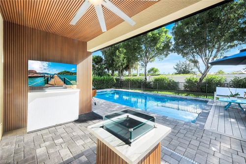 9445 Glenforest Dr, NAPLES, FL, 34120-5348 | Card Image