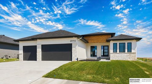 20702 Vernon Ave, Elkhorn, NE, 68022-3235 | Card Image