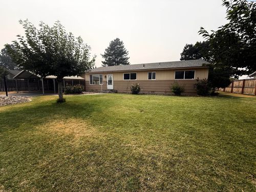 202 Jackson Dr., Grandview, WA, 98930 | Card Image