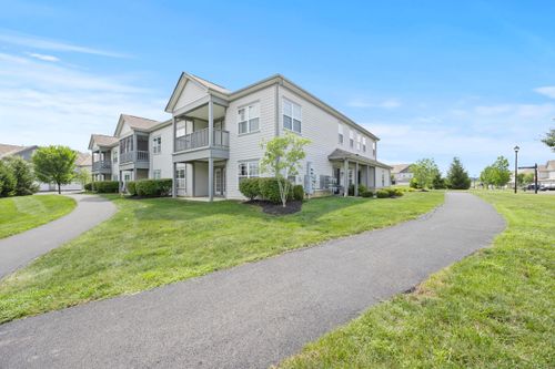 5901 Blackbird Way, Lewis Center, OH, 43035-7547 | Card Image