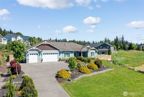 24340 Nookachamp Hills Dr, Mount Vernon, WA, 98274-9012 | Card Image