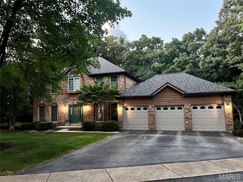 1945 Matterhorn Dr, Wildwood, MO, 63011-4802 | Card Image