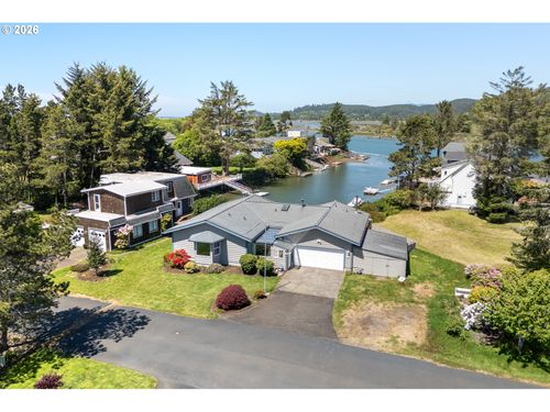 9215 Trout Pl, Gleneden Beach, OR, 97388-4500 | Card Image
