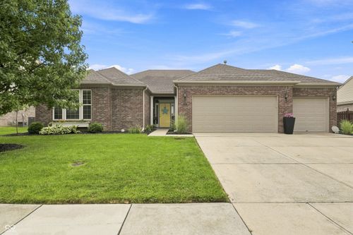 9332 N Bayland Dr, Mccordsville, IN, 46055-9260 | Card Image