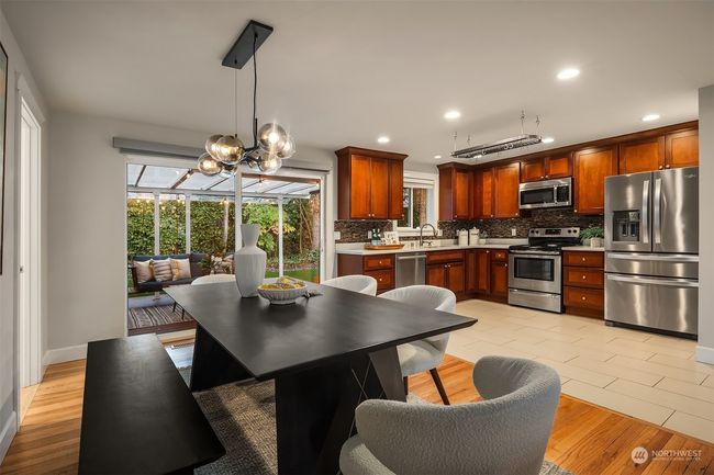 828 2 Nd Ave, House other with 3 bedrooms, 2 bathrooms and 1 parking in Kirkland WA | Image 14