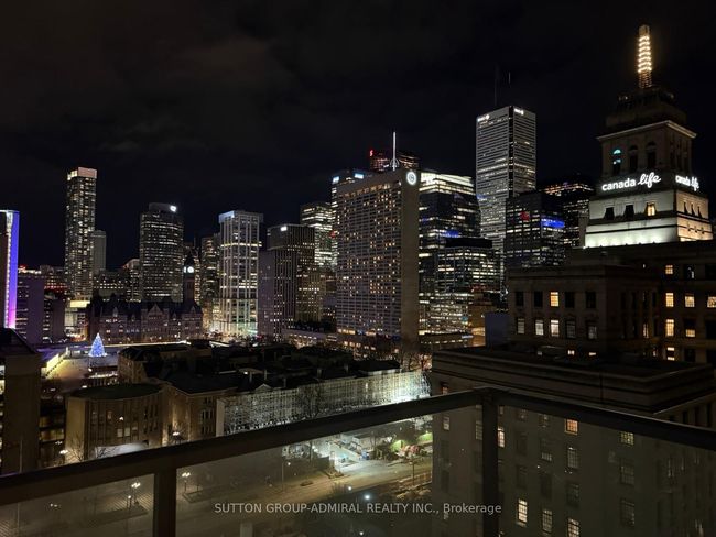 1611 - 210 Simcoe St, Condo with 2 bedrooms, 1 bathrooms and null parking in Toronto ON | Image 24