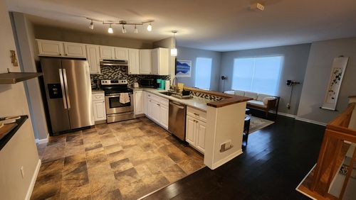 61-870 Lothrop Rd, Detroit, MI, 48202-2736 | Card Image