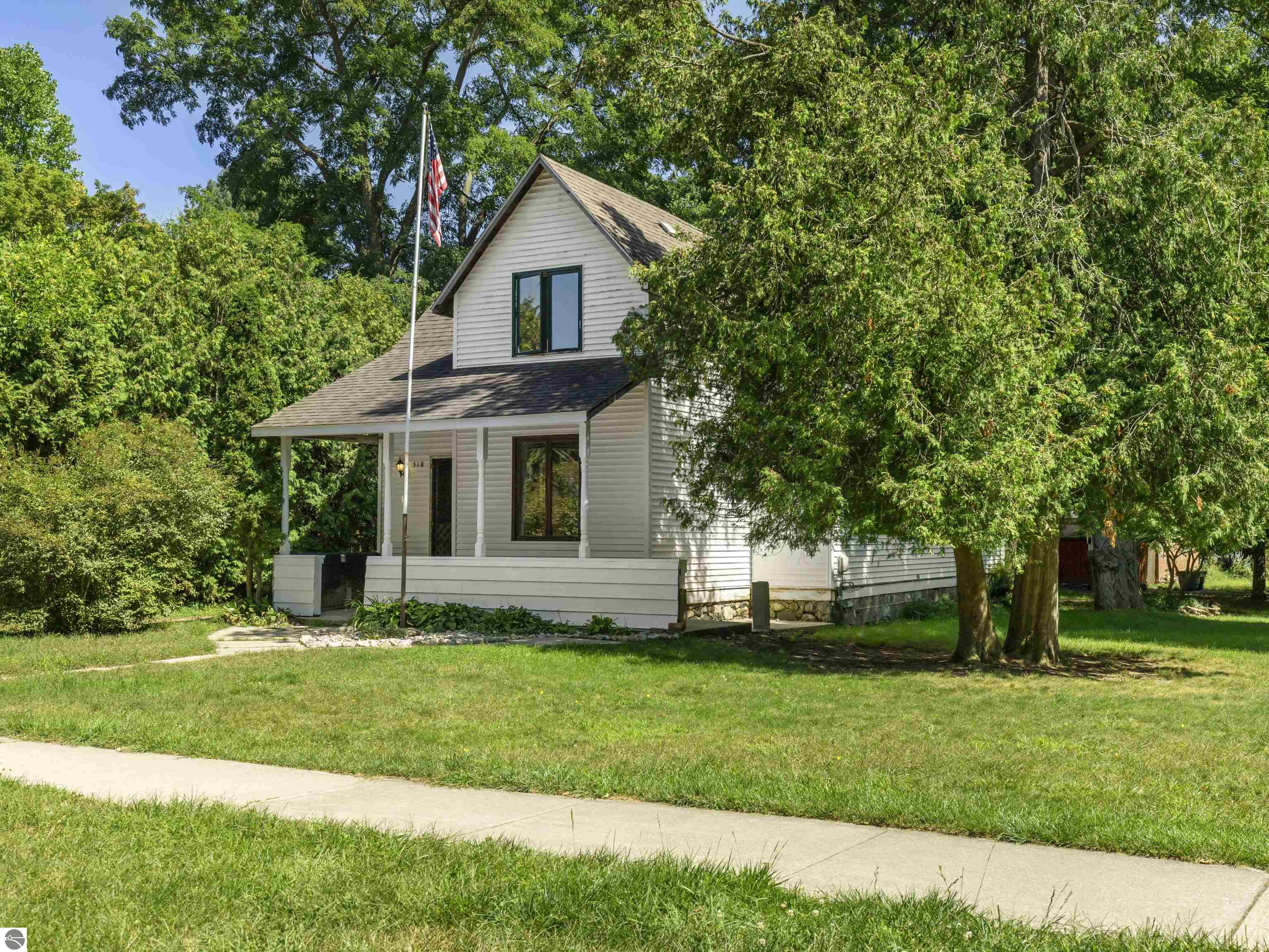Corning Ave, Frankfort, MI 49635