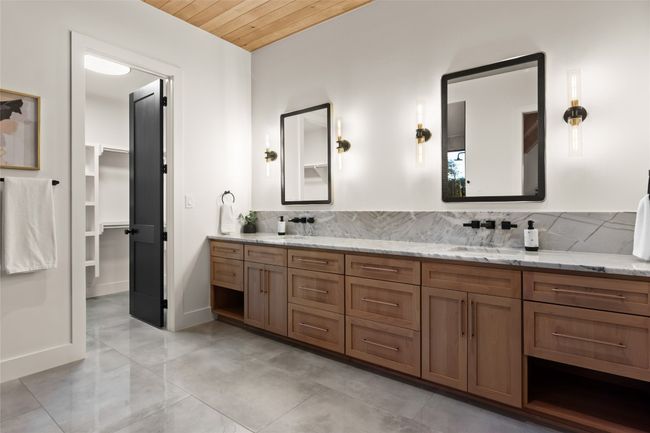 208 Stonegate Ln, House other with 4 bedrooms, 3 bathrooms and 5 parking in Dripping Springs TX | Image 22