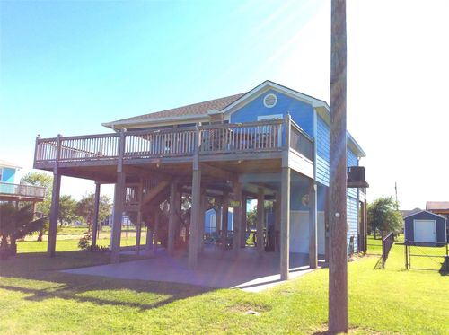 915 Sandollar, Crystal Beach, TX, 77650 | Card Image