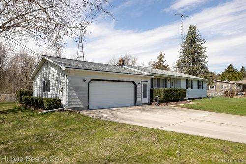 6357 Turner Rd, Flushing, MI, 48433-9251 | Card Image