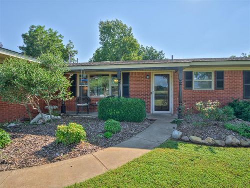 406 S Pine St, Crescent, OK, 73028-8930 | Card Image