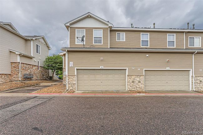 End Unit - 2 car garage | Image 20