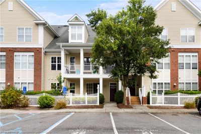 202 - 7231 Newport Avenue, Home with 3 bedrooms, 2 bathrooms and null parking in Norfolk VA | Image 1