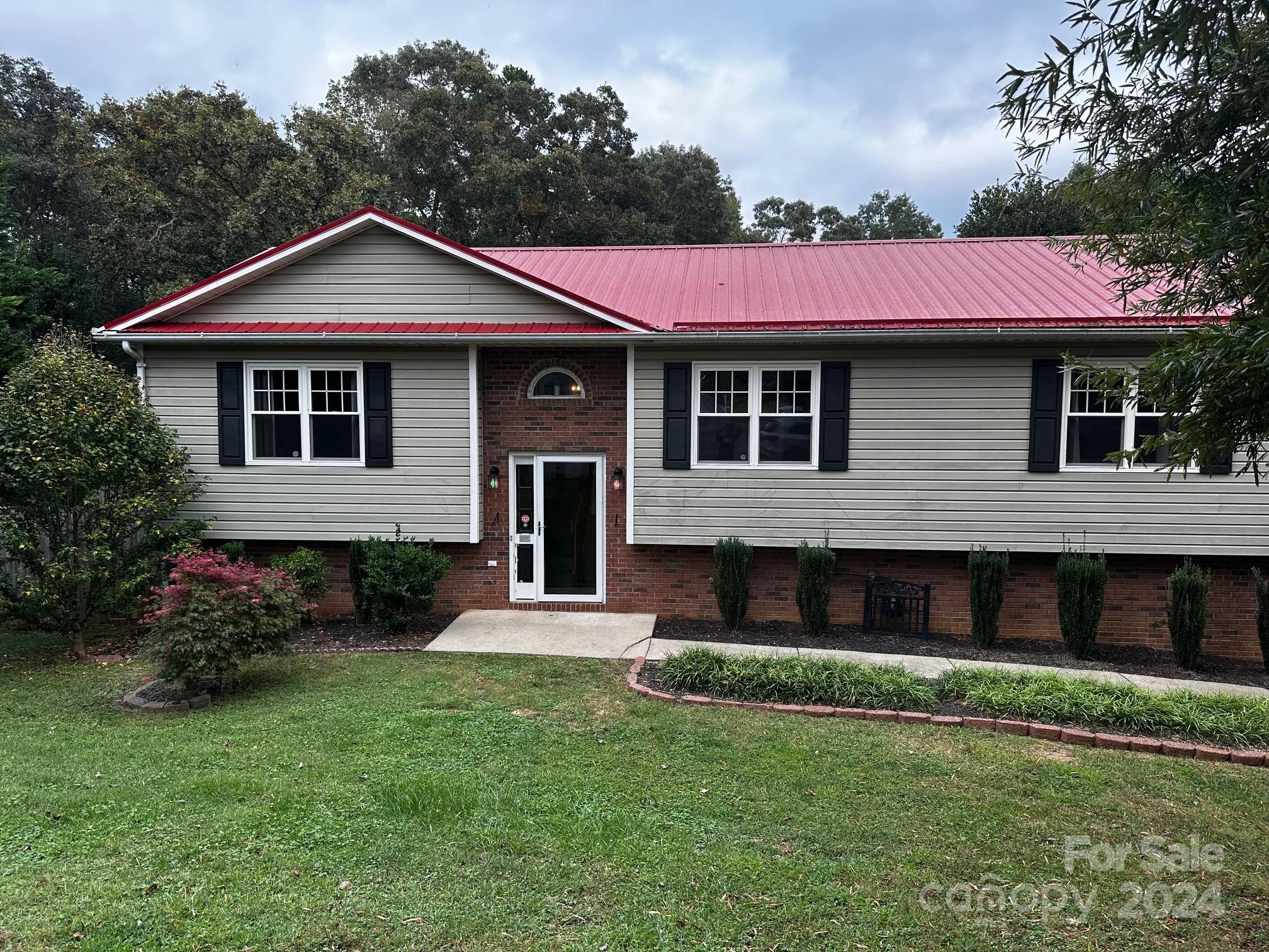 Acorn Ave, Hudson, NC 28638