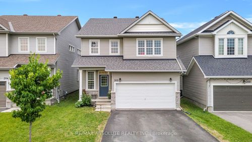 302 Haliburton Hts, Stittsville, ON, K2V0N3 | Card Image