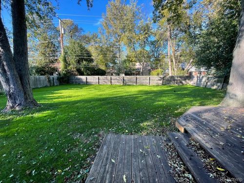 1749 Maple Rd, Birmingham, MI, 48009-6505 | Card Image