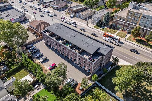 213-760 Lakeshore Rd E, Mississauga, ON, L5E1C7 | Card Image