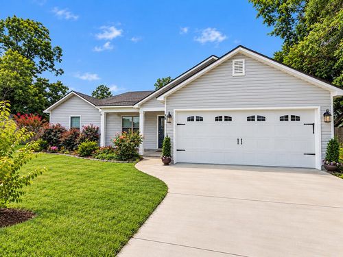 96 Pine St, Ray City, GA, 31645-8220 | Card Image