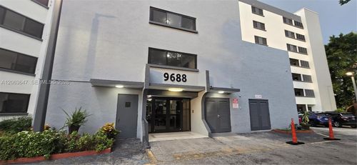 404-9688 Fontainebleau Blvd, Miami, FL, 33172 | Card Image