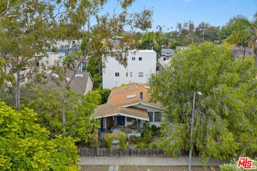 563 Westminster Ave, Venice, CA, 90291-6336 | Card Image