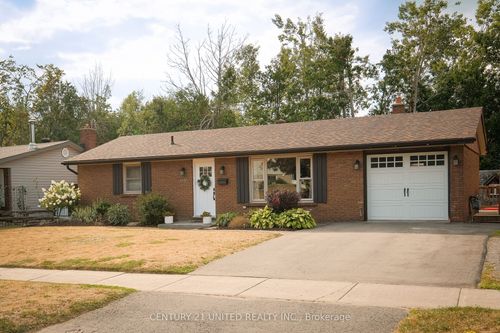 1600 Redwood Dr, Peterborough, ON, K9K1B4 | Card Image