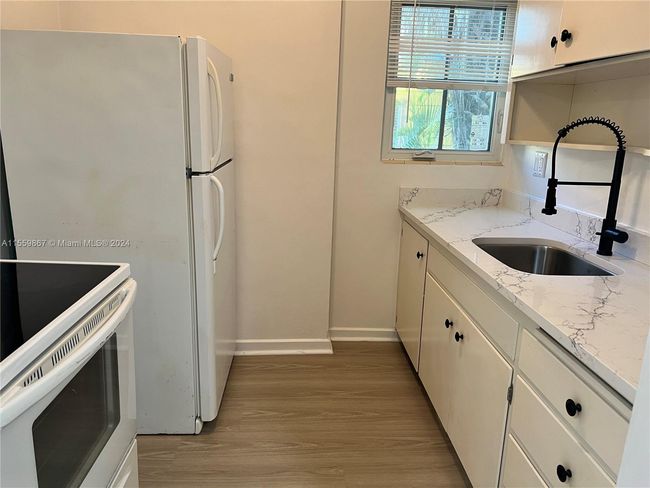 APT-1 - 114 S M St, Condo with 1 bedrooms, 1 bathrooms and null parking in Lake Worth FL | Image 6
