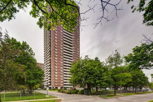 3206-10 Tangreen Crt, North York, ON, M2M4B9 | Card Image