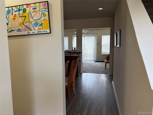 58-28 Millstone Dr, Waterford, MI, 48328-2954 | Card Image