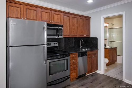 399d-399 Great East Neck Rd, Babylon, NY, 11704-7616 | Card Image