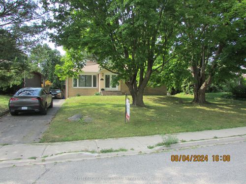 62 Leisure Lane, Richmond Hill, ON, L4C4X1 | Card Image