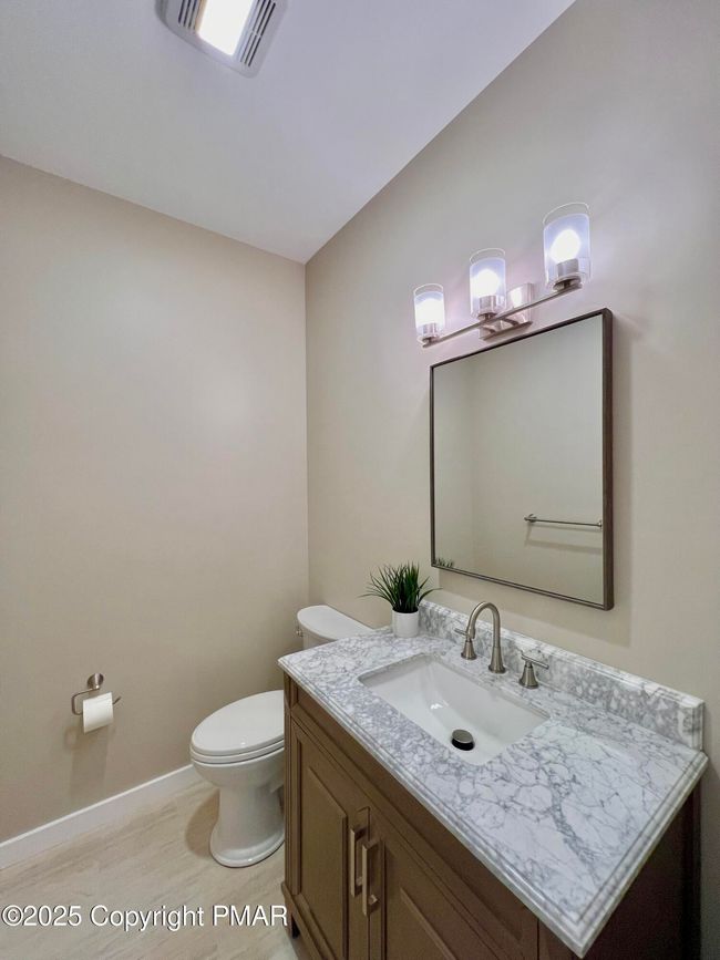Half Bathroom | Image 18