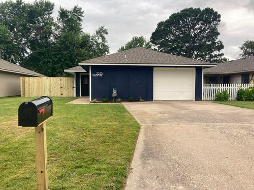 2225 Willow Ln, Miami, OK, 74354-1436 | Card Image