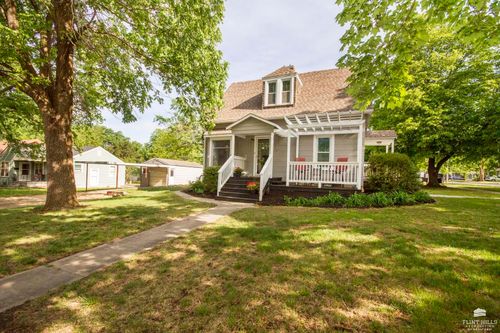 1605 7th St, Clay Center, KS, 67432-1801 | Card Image