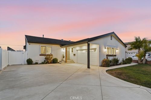 4439 Newton St, Torrance, CA, 90505-5533 | Card Image