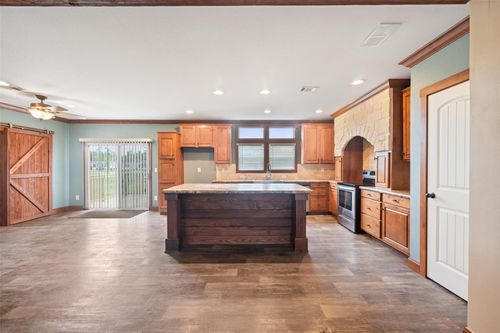 18284 Bellfounder Dr, Conroe, TX, 77306-1102 | Card Image