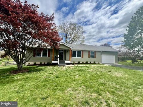 629 Arlington St, EAST GREENVILLE, PA, 18041-1318 | Card Image