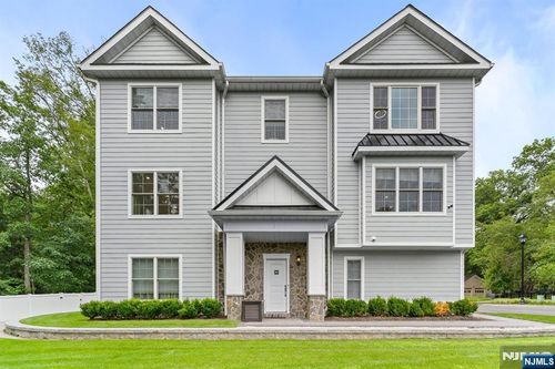 110 Mason Pl, Paramus, NJ, 07652 | Card Image