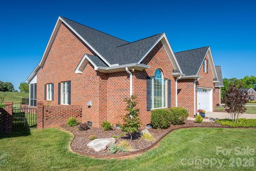 141 Spring Forest Dr, Shelby, NC, 28152-9102 | Card Image