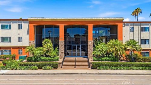 c32-400 N Acacia Ave, Fullerton, CA, 92831-4085 | Card Image