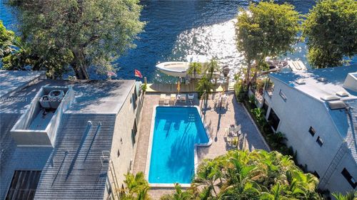 20-1000 Nw North River Dr, Miami, FL, 33136-2900 | Card Image