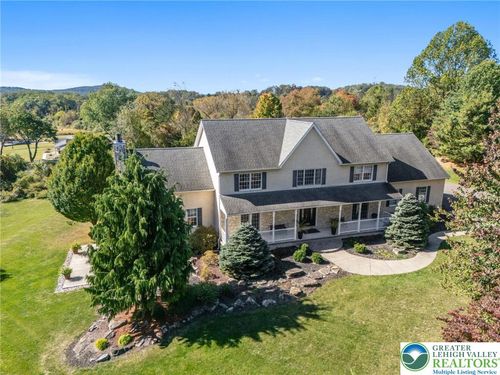 2690 Greens Dr, Hellertown, PA, 18055-3305 | Card Image