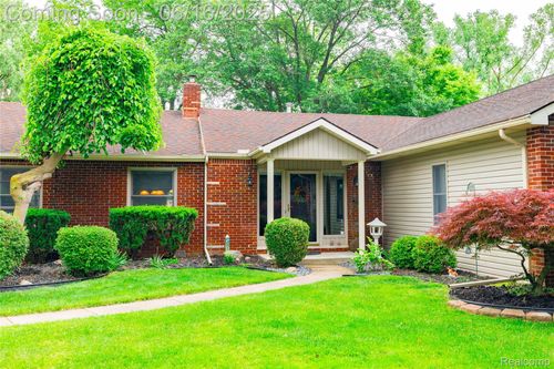 21781 Thorofare Rd, Grosse Ile, MI, 48138-1491 | Card Image