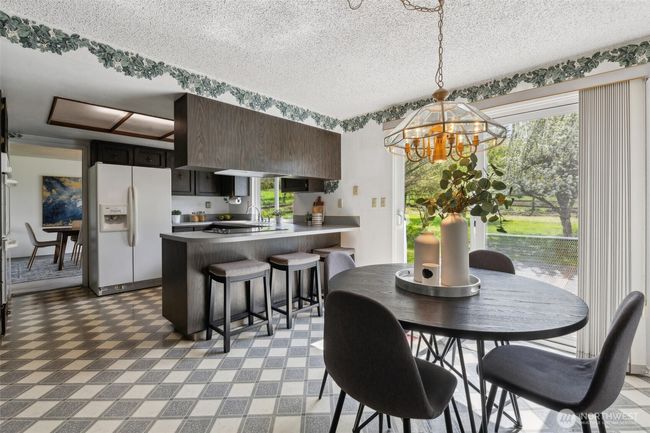 Large Kitchen | Image 11