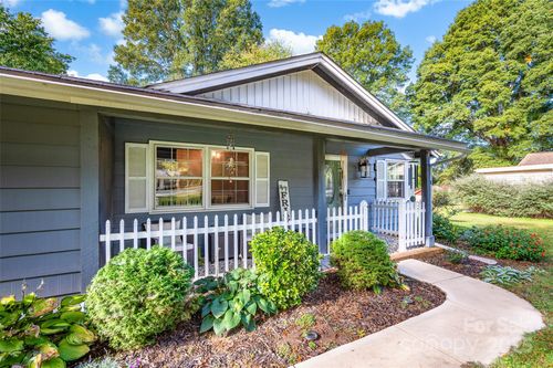 433 Old Mountain Rd, Statesville, NC, 28677-2066 | Card Image
