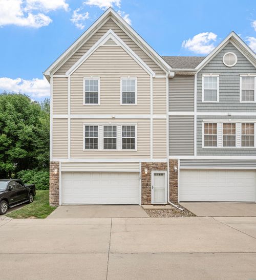1106 Fieldstone Ln, Pleasant Hill, IA, 50327-8009 | Card Image