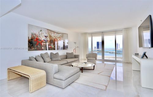 2605-7000 Island Blvd, Aventura, FL, 33160-2475 | Card Image