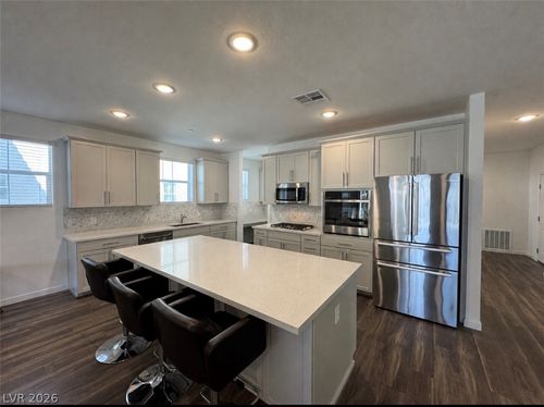 4205-2555 Hampton Rd, Henderson, NV, 89052-7176 | Card Image