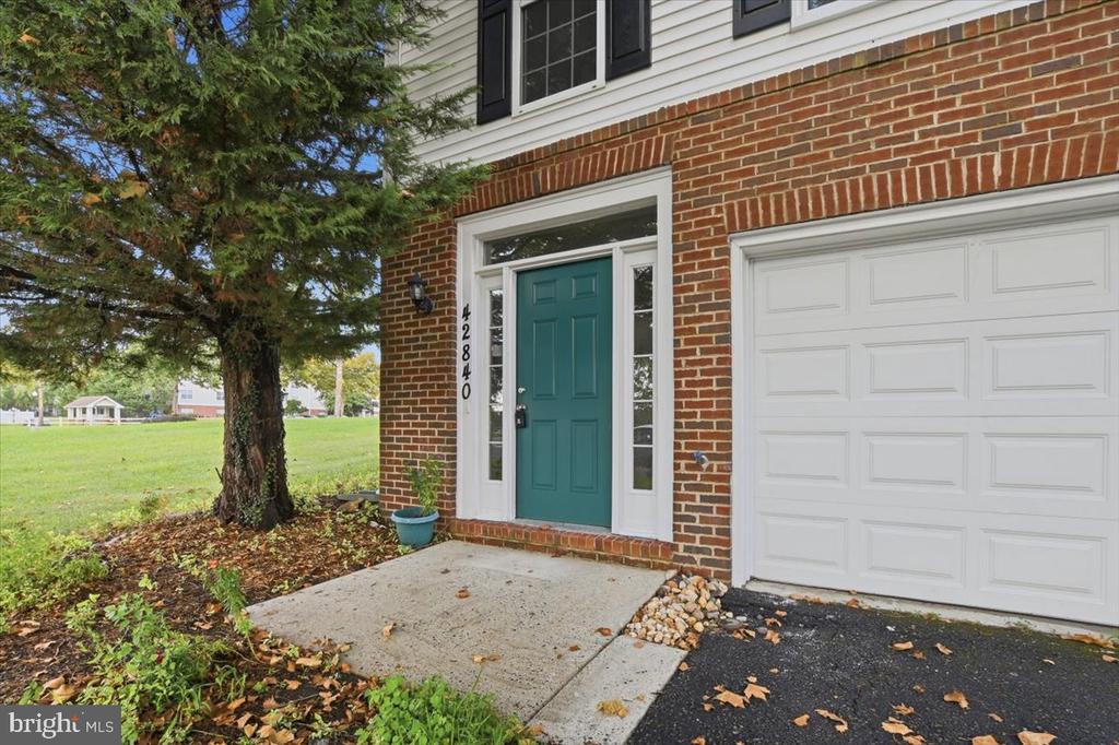Residential in CHANTILLY 4